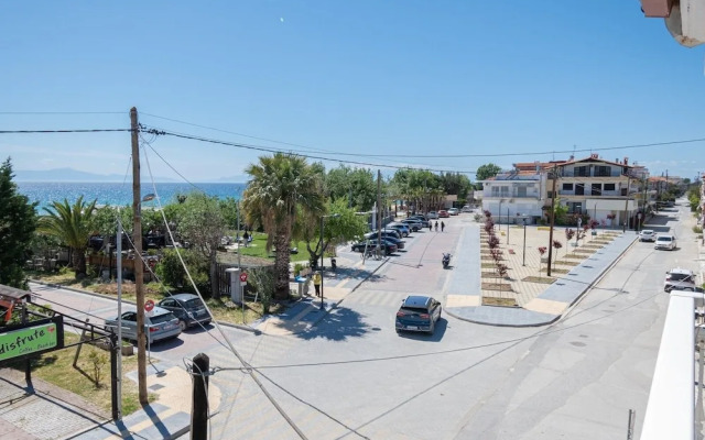 Tommy Seafront No 4 by Rentalspro - Nea Flogita