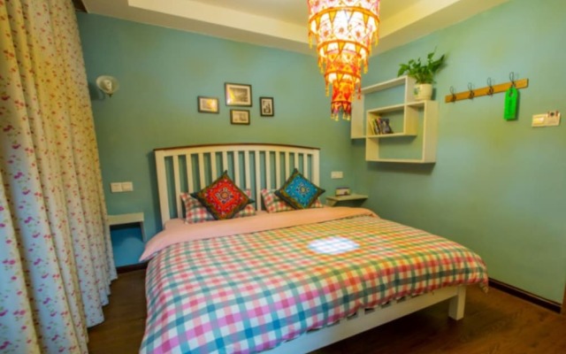 Zhangjiajie April Day Hostel