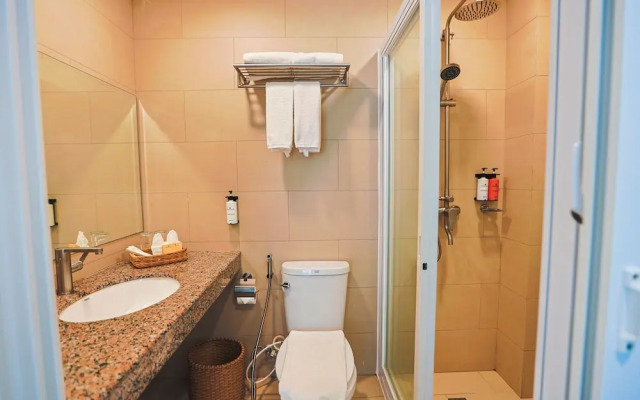 Holiday Suites Port Barton