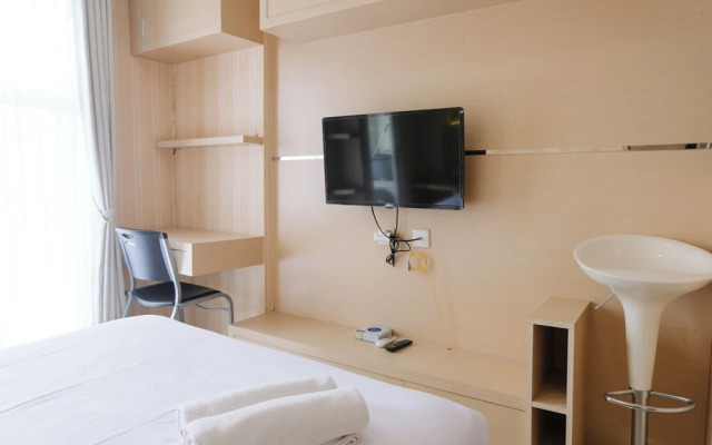 Good Deal Studio Apartment At Parahyangan Residence