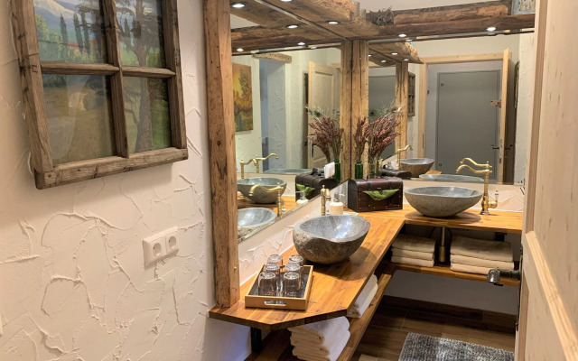 Beautiful holiday home in Vordermuhr with garden