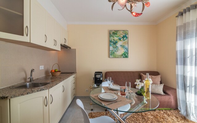 Faro Airport Flat 4 by Homing