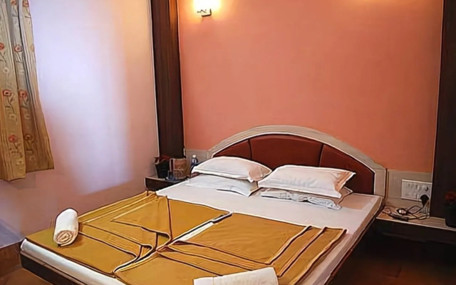 Shanti's Hotel Sonai