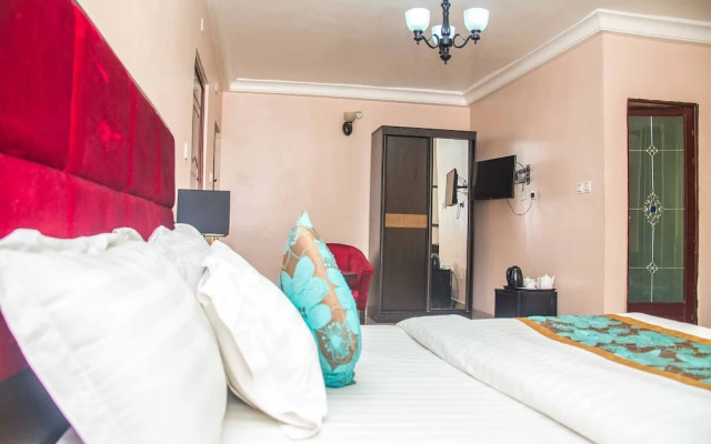 Royal Crest Hotel & Suites