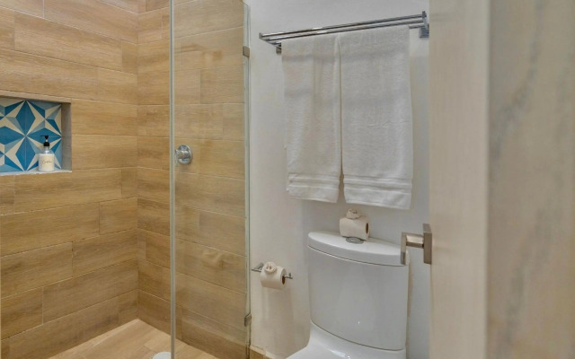 Increíble Townhouse de 3 Rec. con Alberca Privada