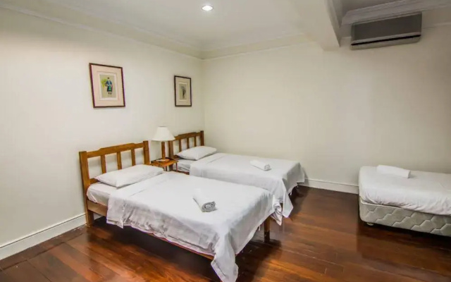 Marina Travellers Suite @ Marina Court Resort Condo