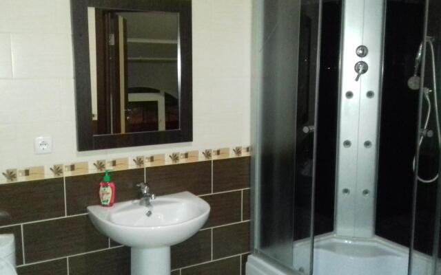 Akiyat Hotel