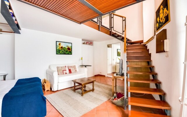 Charming Flat 1 Minute on Foot From Colosseum