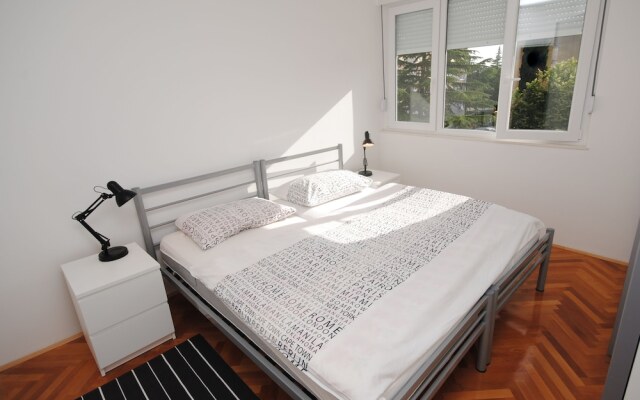 Bolt Holiday Apartment