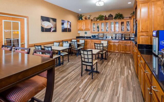 Best Western Plus Bradbury Inn & Suites