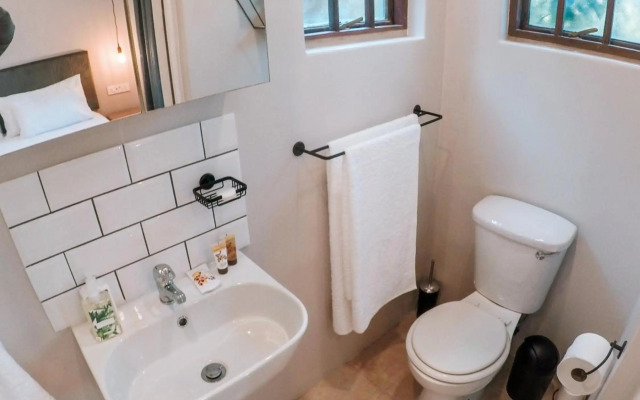 Strelitzia Apartments