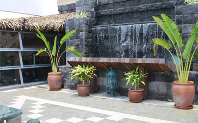 Mciti Suites