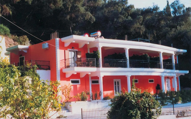 Nikas Villa Orange Apartments