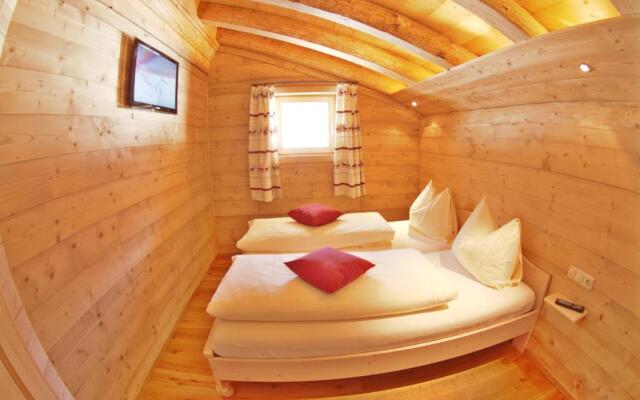 Almchalet Alpenflora