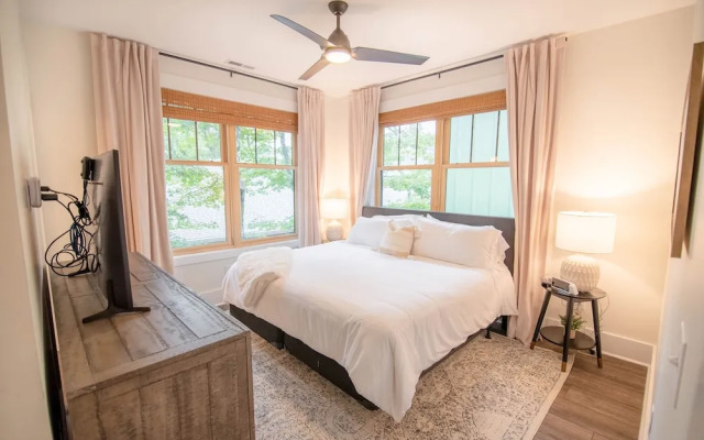 Blue Ridge at Main and Pine