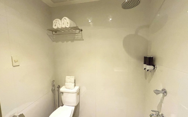 LuxeLite Suites Pasay