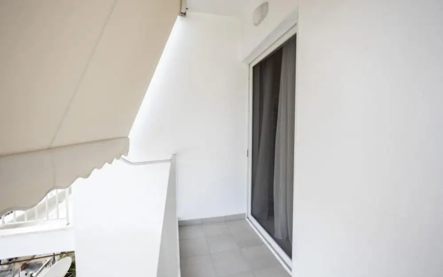 Live Like a Local in a Stylish Home!