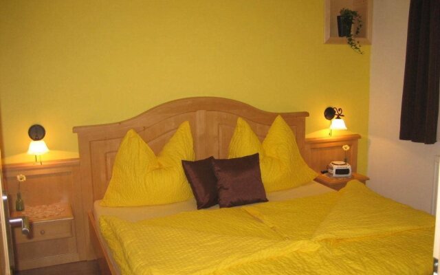 Weingut-Gästezimmer Schwalm