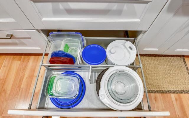 Pat's Paradise - 7030N