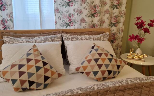 Sutki26 on Kuznechnaya Street