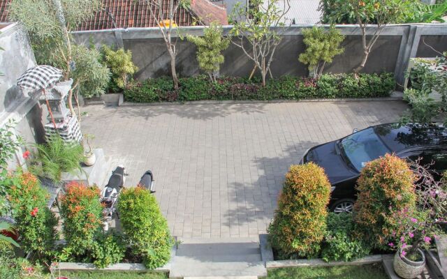 Airy Kuta Utara Pantai Batu Bolong 56 Canggu Bali