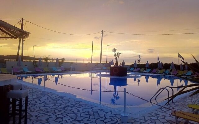 Villa Amorossa Beachfront 3 Bedroom in Roda