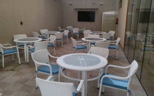Lafontaine Najd Suites