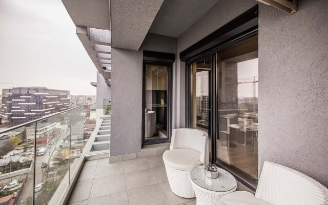 Luxury Penthouse Plaza Residence P1