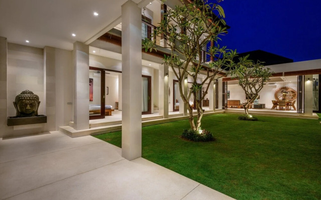 Villa The Maya