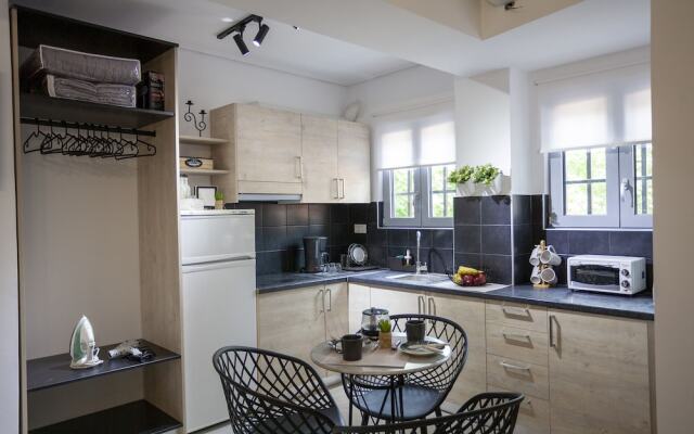 Hephaestus luxury flat Psyrri square