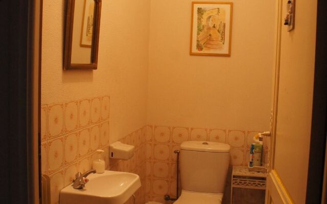 Charming Holiday Home in Tourtour, Provence With Garden