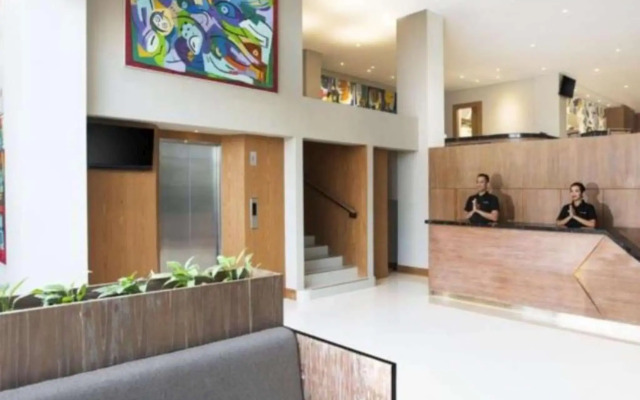 Yellow Star Ambarukmo Hotel