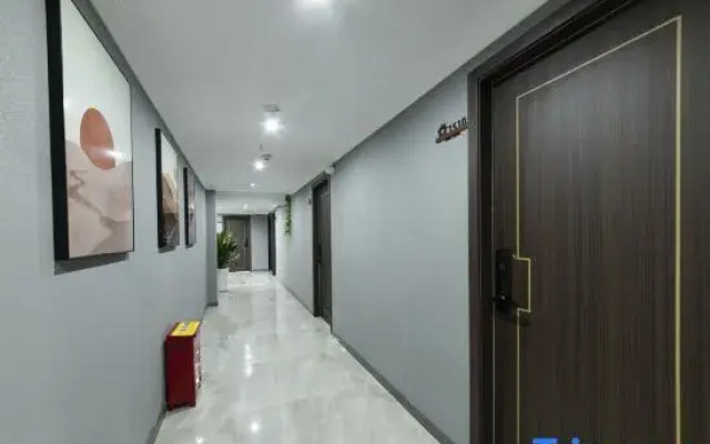 Lanbowan Hotel (Chongqing North Railway Station)