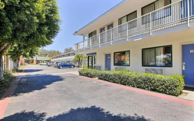 Motel 6 Goleta, CA - Santa Barbara