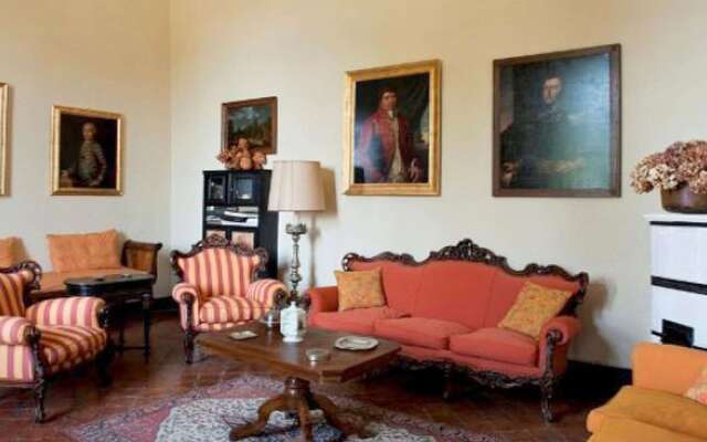 Belvilla by OYO Apartment in Castle With Garden