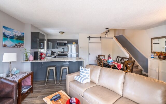 Banff Boundary Lodge-Mountain View Condo