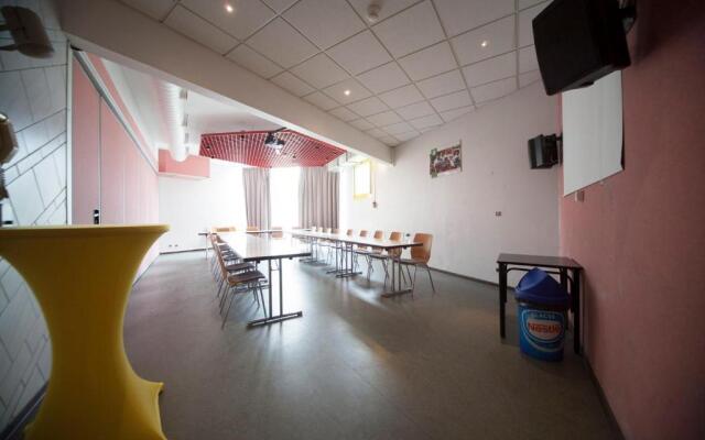 Auberge De Jeunesse Strasbourg - 2 Rives