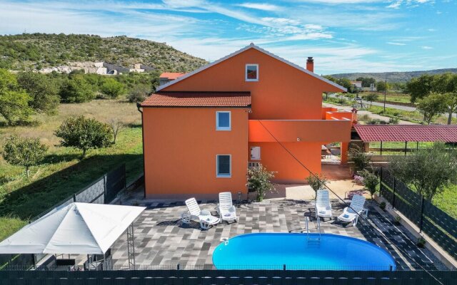 Stunning Home in Dugopolje With Outdoor Swimming Pool, Wifi and 2 Bedrooms