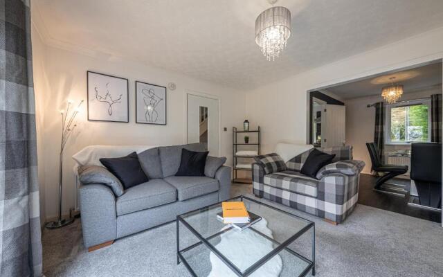 Modern 2 Bedroom House