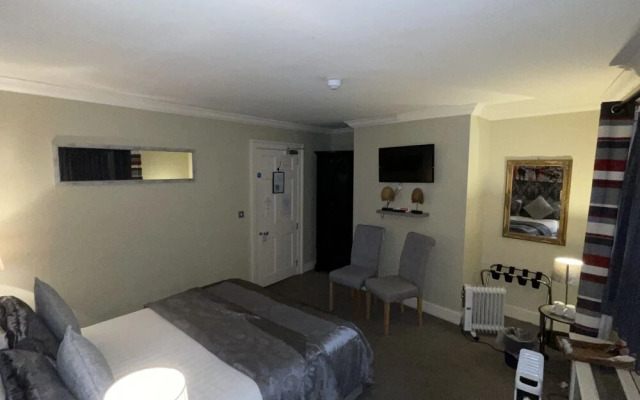 The Commercial Bar & Hotel