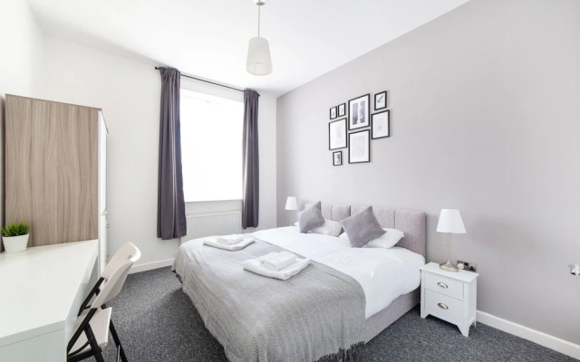 Oddfellows 6 Ensuite Double Room