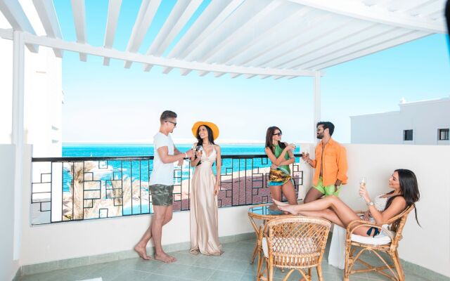 SUNRISE Holidays Resort (Adults Only)
