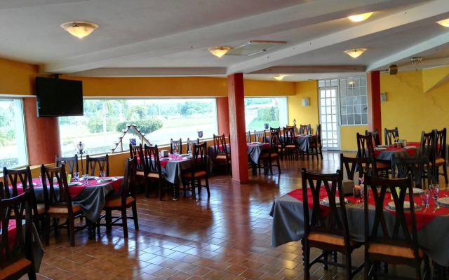 OYO Hotel Casa Blanca