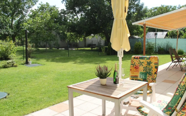 Lovely apartment, Garden, Parking, Wifi, Netflix