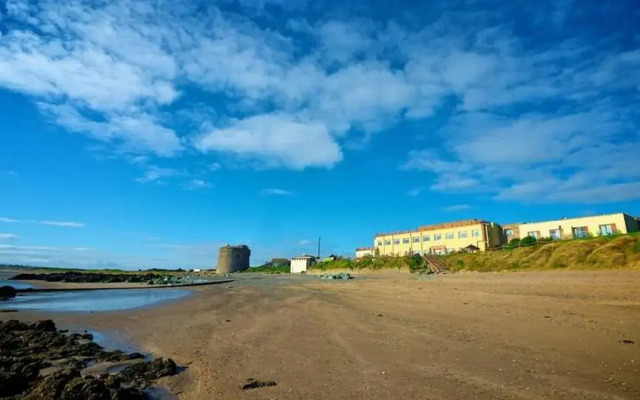 Shoreline Hotel