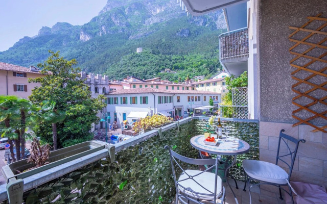 Riva Dante Apartment