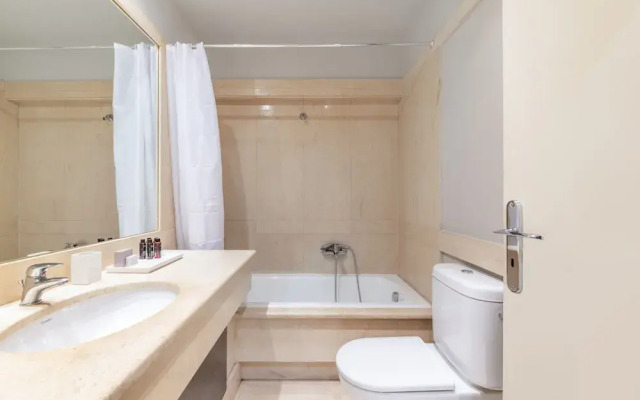 Panoramic 1BR Apt near Kallimarmaro