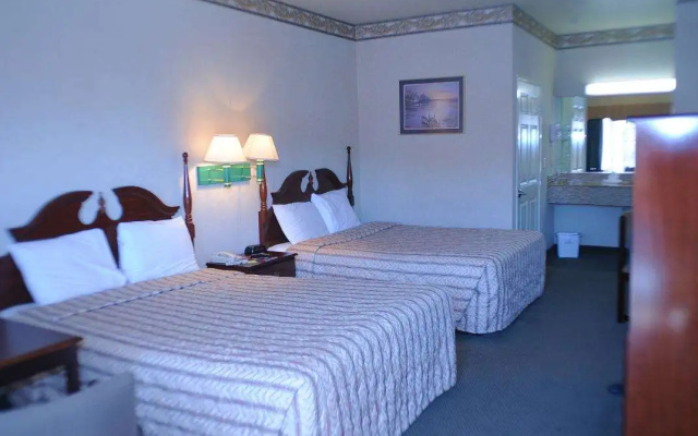 Mid City Inn and Suites