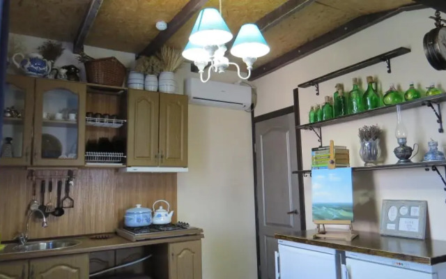 Yakor Guest House