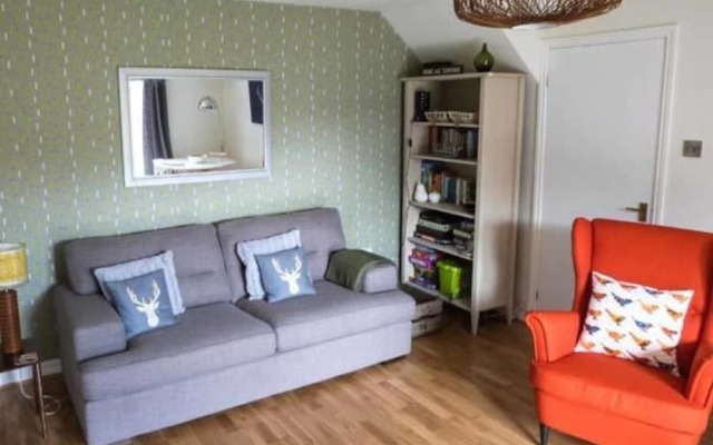 1 Mowbray Court